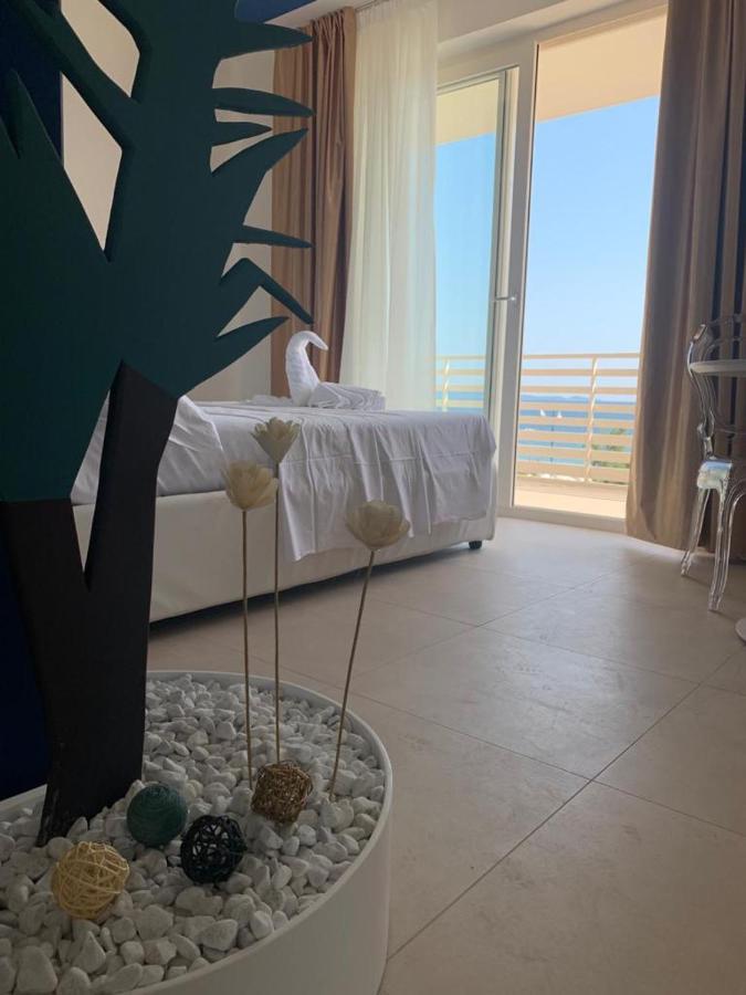 Hotel Lido فولّونيكا المظهر الخارجي الصورة