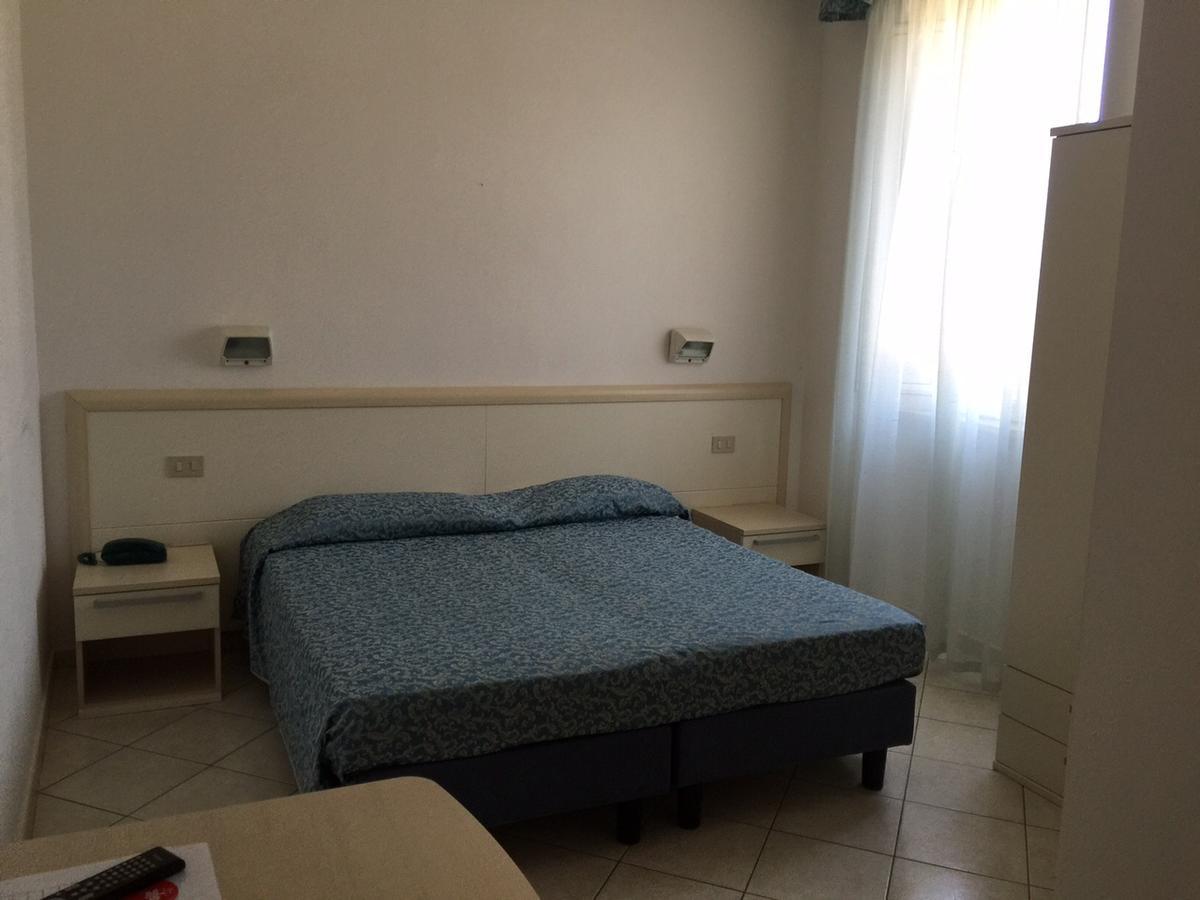 Hotel Lido فولّونيكا المظهر الخارجي الصورة