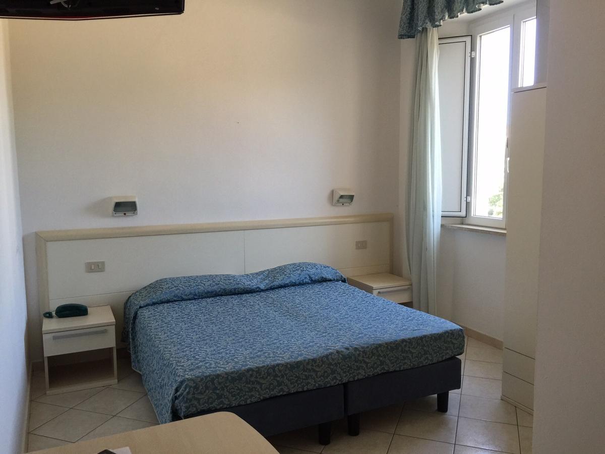 Hotel Lido فولّونيكا المظهر الخارجي الصورة