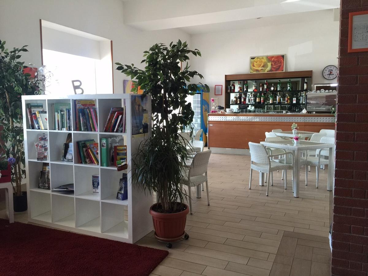 Hotel Lido فولّونيكا المظهر الخارجي الصورة